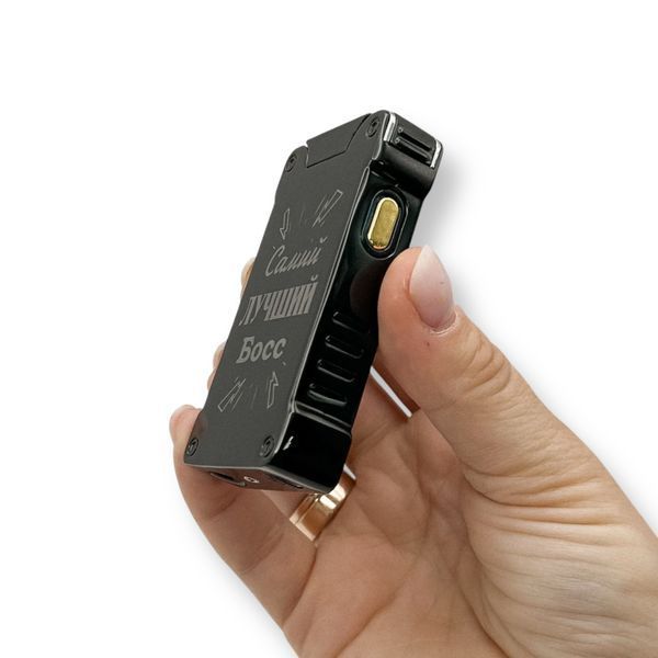 Електрична USB запальничка металева з гравіюванням "Самий накращий Бос" 33670 LazerTAC Чорна (211401) 211401 фото