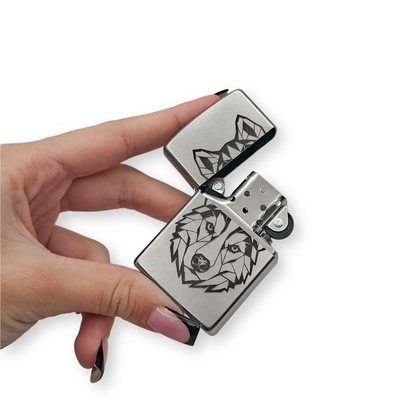 Бензинова запальничка Zippo з гравіюванням Вовка LazerTAC ZIPPO 205 REG SATIN CHROME (229501) 229501 фото